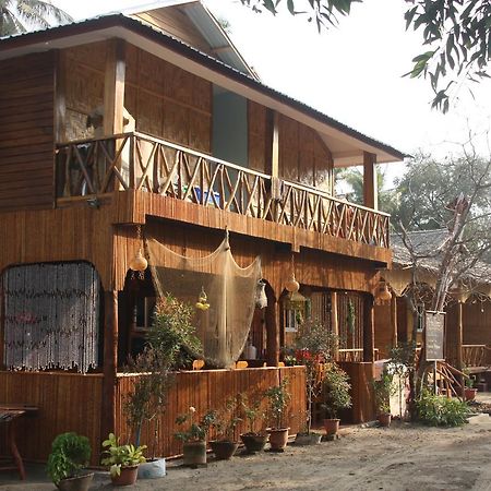Soe Ko Ko Beach House & Restaurant Ngwesaung Eksteriør billede